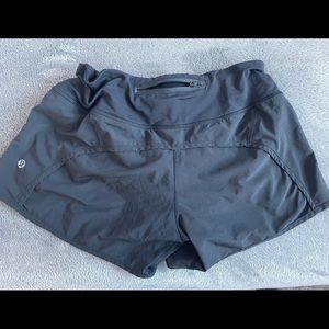 lululemon tracker high-rise black shorts